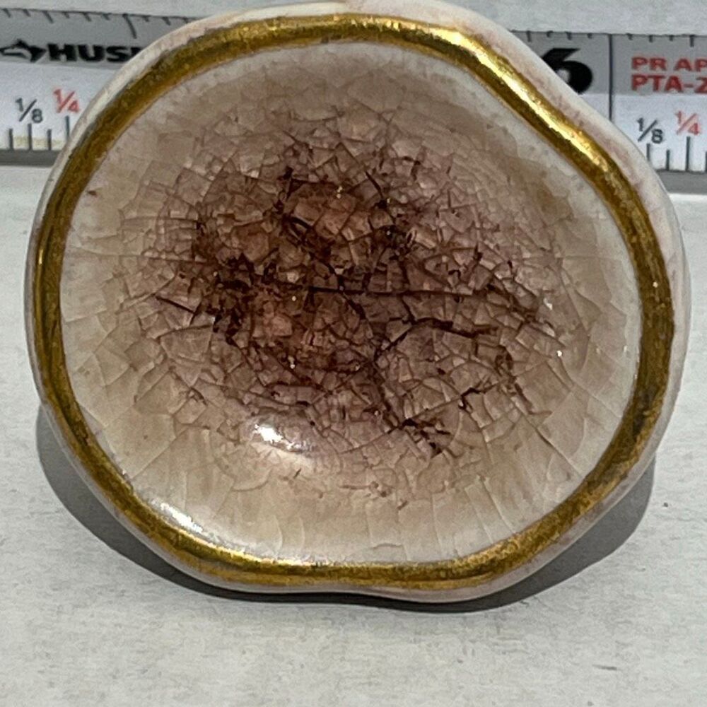 White Ceramic Crackled Glazed Center Concave Gold Rim Crater Cupboard‎ Door Knob